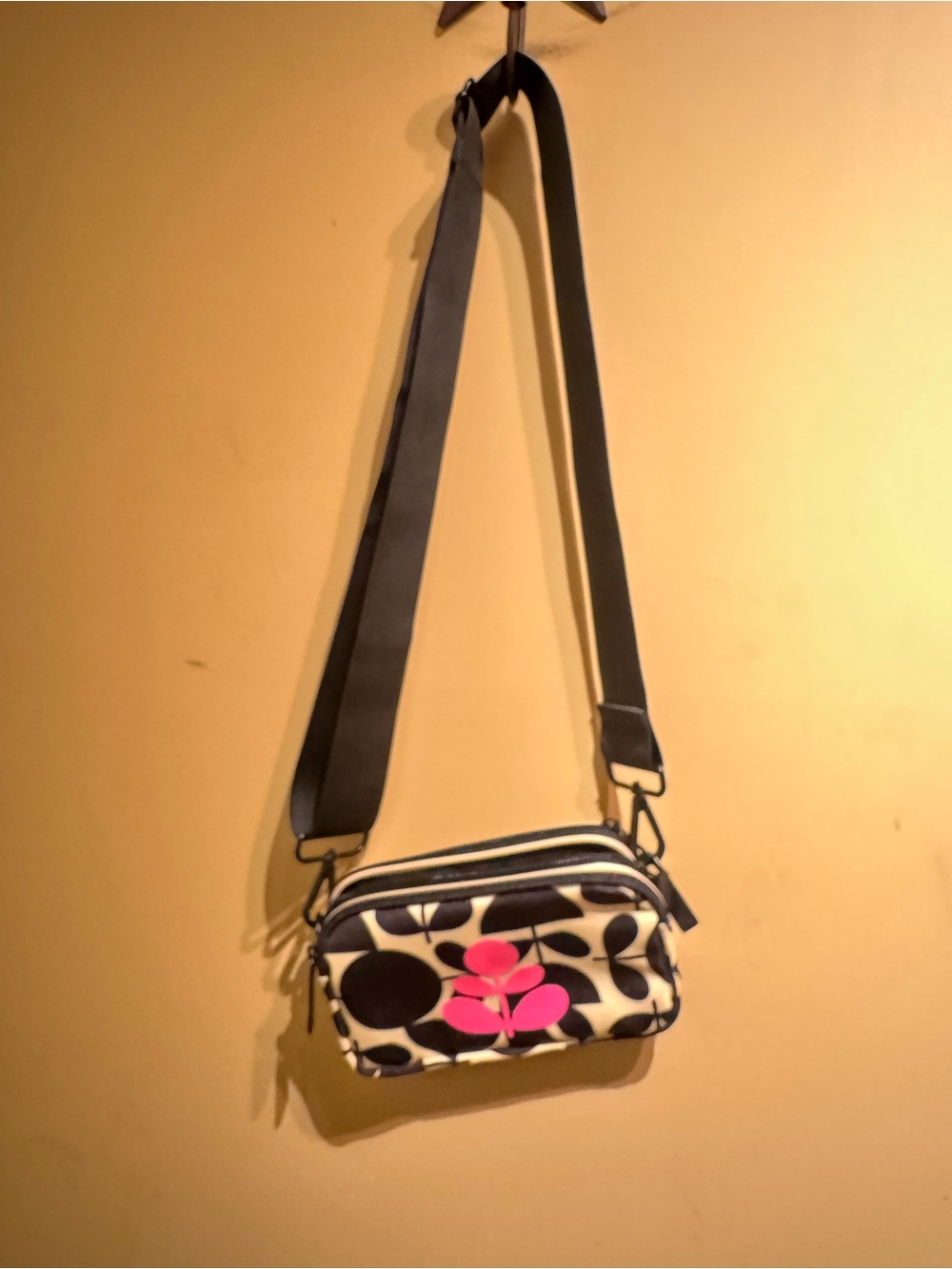 Orla Kiely Stem Print Angle Camera Crossbody Bag Pink Black Olive EUC